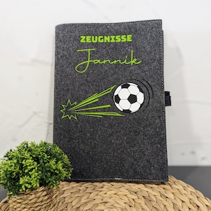 Zeugnishülle personalisiert "Fussball grün" / Dokumentenmappe / Zeugnismappe