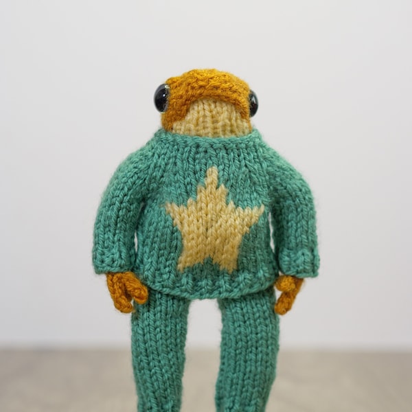 KNITTING PATTERN - Pyjamas with star motif