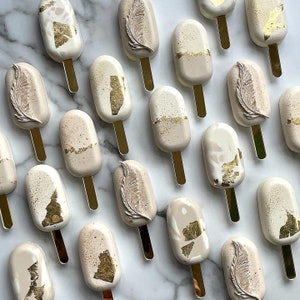Luxury Wedding/Party/Birthday favors Cakesicles/Cake pops personalised to any occasion (acrylic sticks are included)! PRICE  is per item!!
