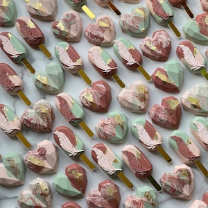 Luksusowe upominki na wesele/urodziny/imprezę CAKESICLES/CAKE POPS spersonalizowane na każdą okazję! Szeroka gama dostępnych kolorów! Cena za sztukę!