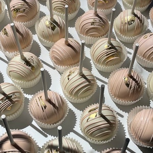Wedding/Birthday/Party Luxury Cake Pops Favours. Personalised to any occasion. PRICE per item!
