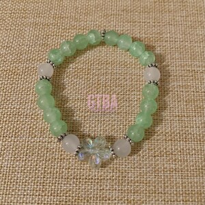 Green Flower Bracelet, Flower Bracelet, Beaded Green Daisy Flower Bracelet, Daisy Bracelet, Botanical Jewelry, Gift for Women Girls