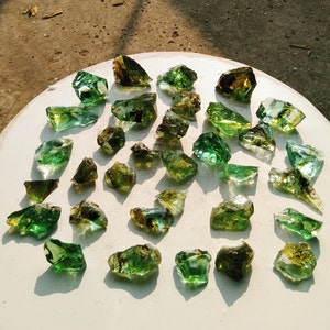 33 pcs//724 gr (6 gr - 52 gr andara crystals turquoise Green fiber yellow inside