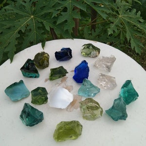17 pcs 995 gr of rough andara crystals monatomic mix colors