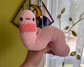 Gusano de peluche de ganchillo: animal de peluche de poliéster hecho a mano