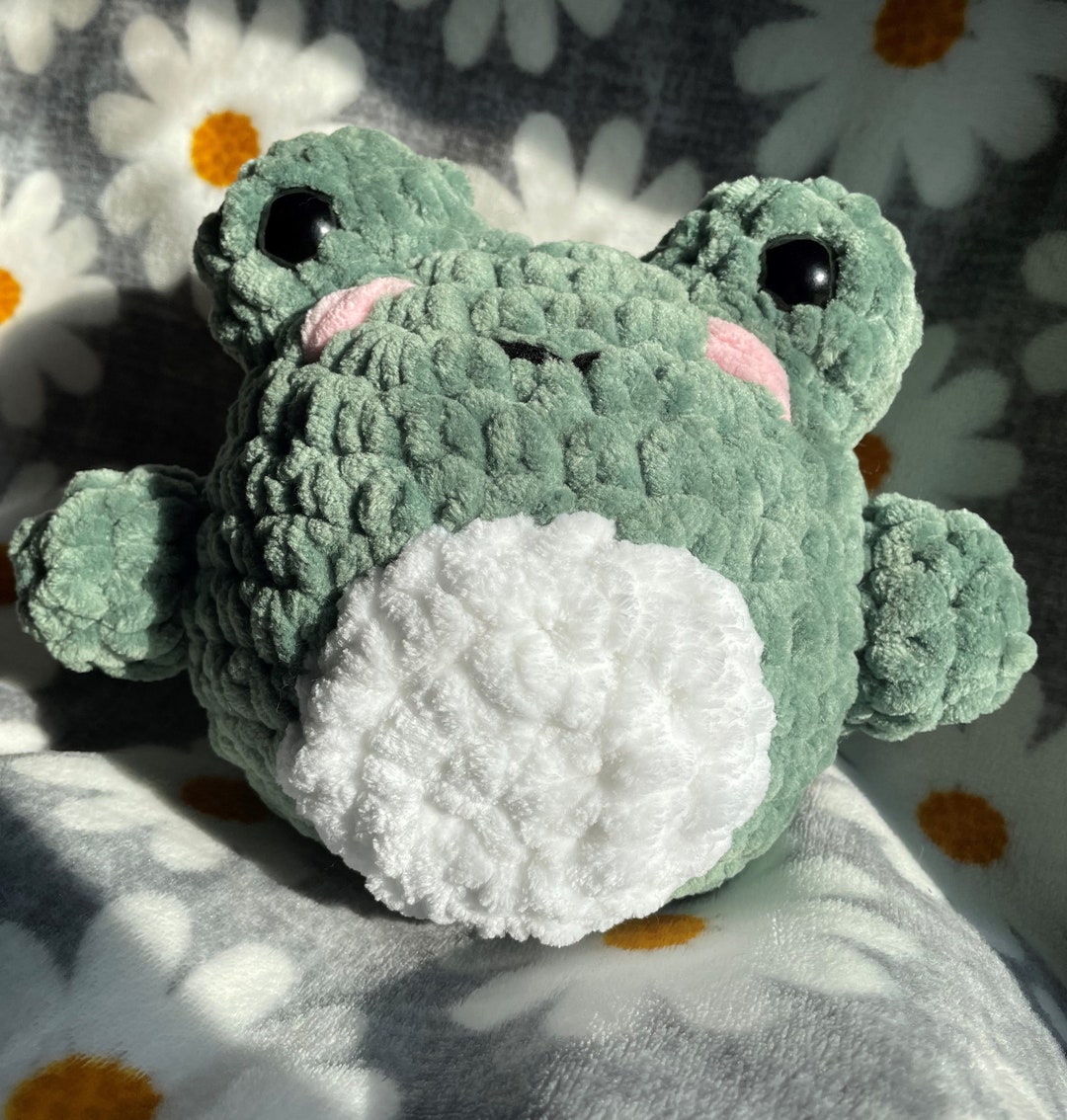 Plump Frog Plushie Giant Soft and Fluffy Crochet Amigurumi cute