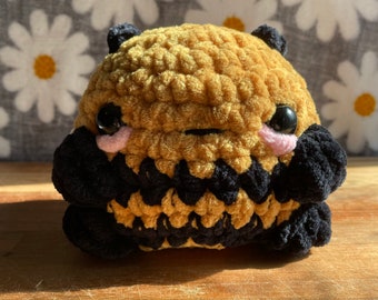 Abeja de peluche grande amarilla de ganchillo, decoración para el hogar con forma de abejorro suave