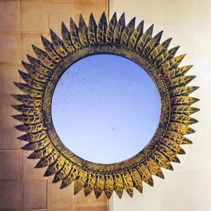 Vintage gouden zonnestralenspiegel - handgemaakt ontwerp met reliëfdetails