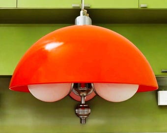 Lampada da soffitto vintage in stile spaziale arancione con tre globi bianchi