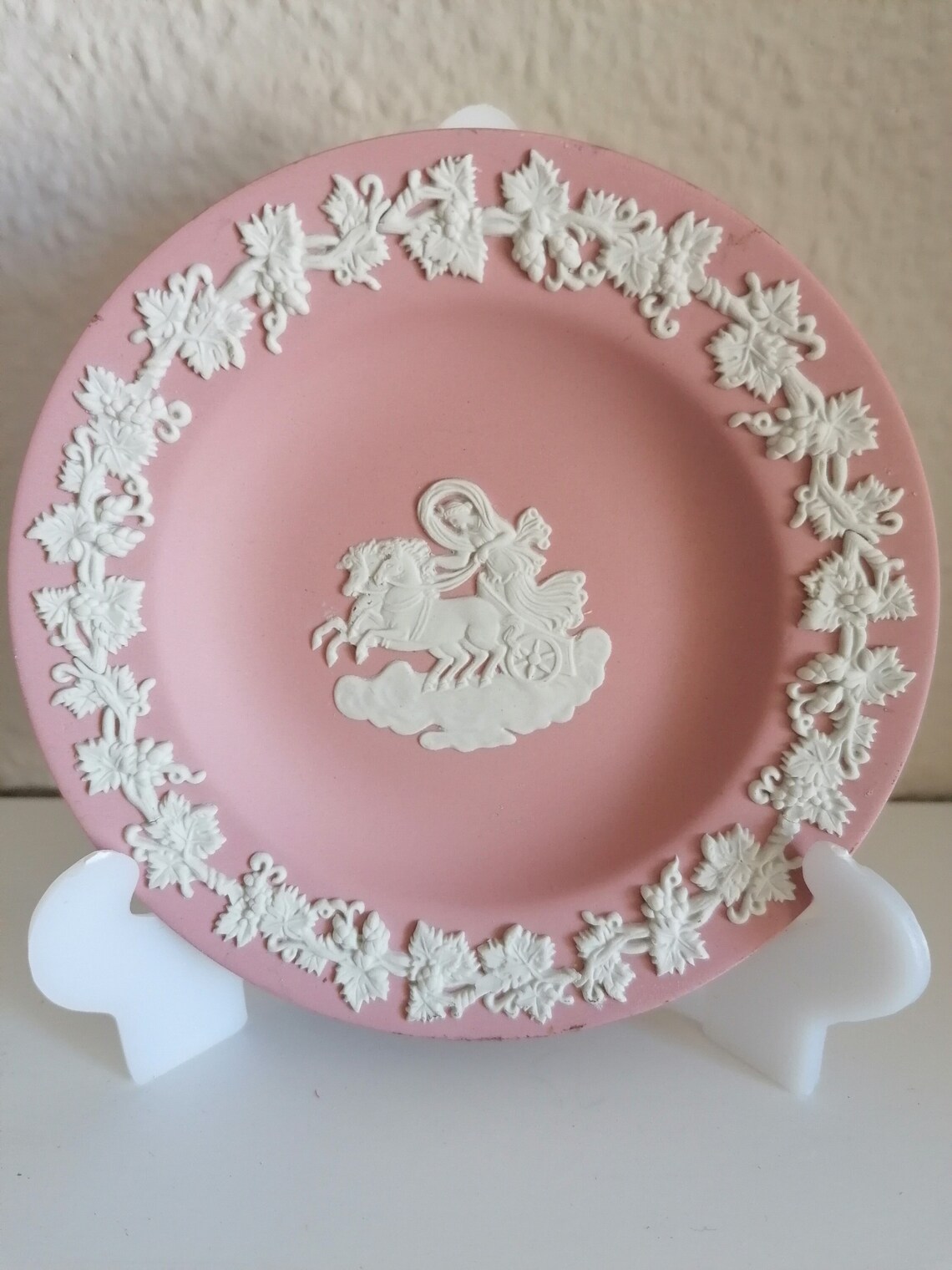 wedgwood tie pin