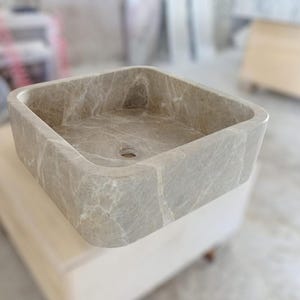 Envío GRATIS LISTO PARA ENVIAR Venta de stock Lavabo de baño de mármol Emperador claro Lavabo de pared Lavabo de baño Lavabo de tocador Lavabo de forma cuadrada