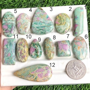 Cabujón de fucsita rubí, joyería con piedras semipreciosas naturales, cristaloterapia artesanal, colgante creativo con piedras preciosas (lote: 147)
