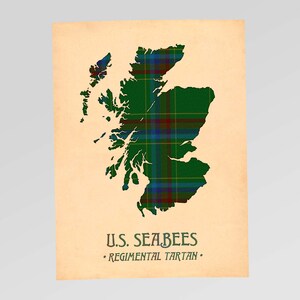 Mappa scozzese con stampa tartan della Marina degli Stati Uniti, nei colori bordeaux e blu navy. Style #3