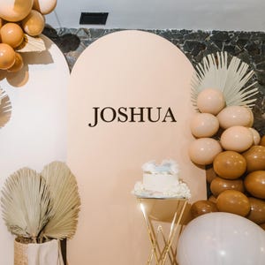 Letrero de fondo personalizado, letrero con nombre para la primera fiesta de cumpleaños, recorte de madera, letreros de cumpleaños para el jardín, letrero de fondo de boda, palabras personalizadas