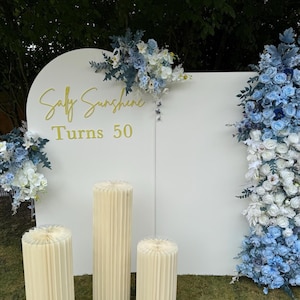 Letrero de fondo personalizado, letrero de nombre para la primera fiesta de cumpleaños, corte de madera, letreros de patio de cumpleaños, letrero de fondo de boda, palabras personalizadas