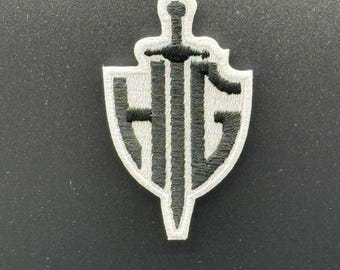 Parche con el logotipo de High Table Games – Insignia de juego de rol bordada (3,8 cm x 6,3 cm)