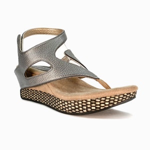 Modzori Womens Zoey Reversible Vegan Wedge Sandal Tan flips to Pewter image 4