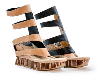 Corona 2 - Beige flips to Black