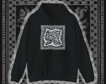 Sudadera con capucha deformada