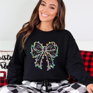 Weihnachtliches leichtes Sweatshirt, Weihnachtsschleife Sweatshirt, Frauen Rundhalsausschnitt, Bogen Weihnachten, niedlicher Feiertagspullover, Kokette Pullover