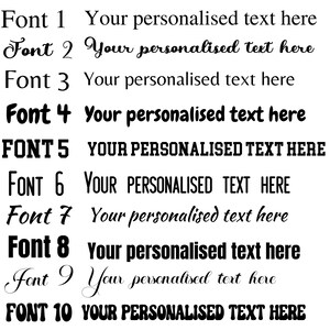 K&ouml;nnte beinhalten: Eine Grafik mit 10 verschiedenen Schriftarten, wobei in jeder Schriftart der Text "Your personalised text here" steht.