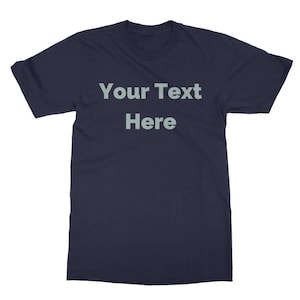 K&ouml;nnte beinhalten: Ein marineblaues T-Shirt mit dem Text "Your Text Here" in hellgrau gedruckt.