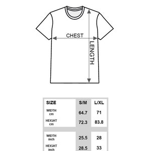 K&ouml;nnte beinhalten: Gr&ouml;&szlig;entabelle f&uuml;r ein T-Shirt-Kleid mit Ma&szlig;en in Zoll und Zentimetern. Die Tabelle zeigt die Breite und H&ouml;he des Kleides in Zoll und Zentimetern f&uuml;r die Gr&ouml;&szlig;en S/M und L/XL.