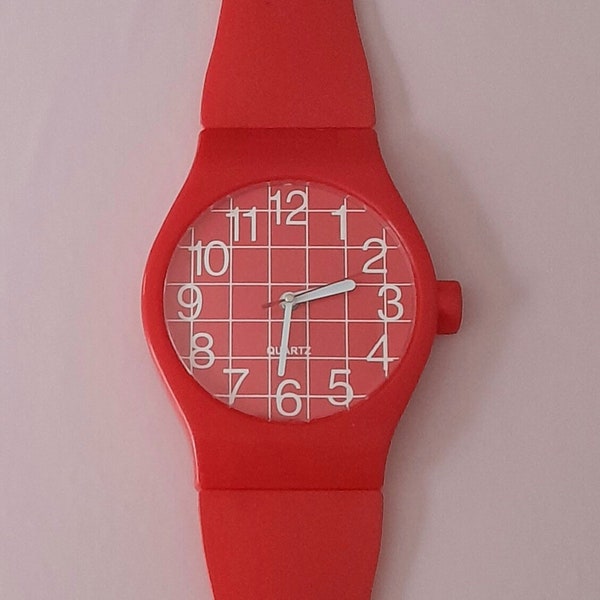 Vintage Années 80 90 red wall watch grande montre murale horloge pendule en forme de montre