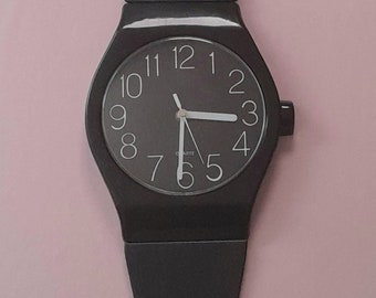 Vintage Années 80 90 black wall watch grande montre murale horloge pendule en forme de montre