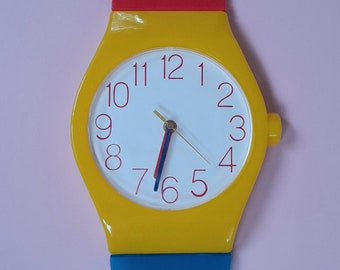 Vintage Années 80 90 Memphis Style Grande montre murale horloge pendule en forme de montre