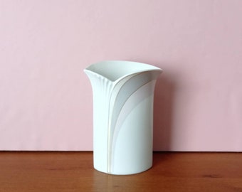 Vintage AK Kaiser Germany Petit vase en porcelaine style Art Deco blanc rose et gris