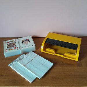 Vintage Italy POPLASTIC DAL NEGRO boîte en plastique jaune et noire 2 jeux de cartes