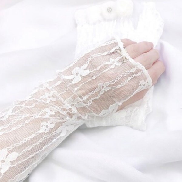 Pompom Lace Fingerless Gloves | Coquette Inspired
