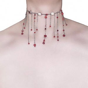 Ras de cou goutte rouge sang avec perles de verre rouges