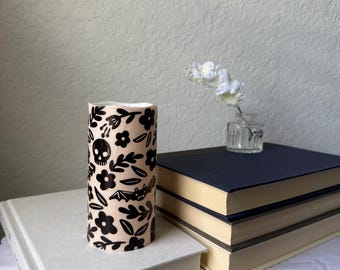 Vela LED floral espeluznante – Decoración artesanal para Halloween/otoño – 12,7 cm de alto (pilas incluidas)