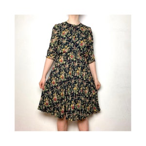 Vestido vintage años 90 plisado floral con cinturón a juego