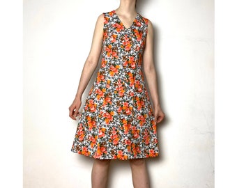 Vintage 60s 70s knee length dress in floral pattern