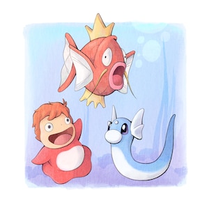 Puede incluir: Ilustraci&oacute;n en acuarela con tres personajes de dibujos animados: un pez rojo con corona, una figura roja con los brazos abiertos y una criatura serpentina azul. El fondo es azul suave con burbujas blancas.
