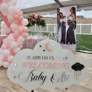 Niestandardowy znak powitalny w kształcie chmury na baby shower
