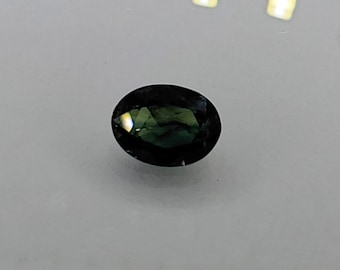 Natural Green sapphire. Olive green gemstone for Jewelry designing! 1.91 carets! 8.9X6.7mm