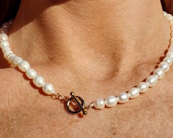 Large pearl necklace with toggle clasp. Cultured pearls. Real pearl necklace!
