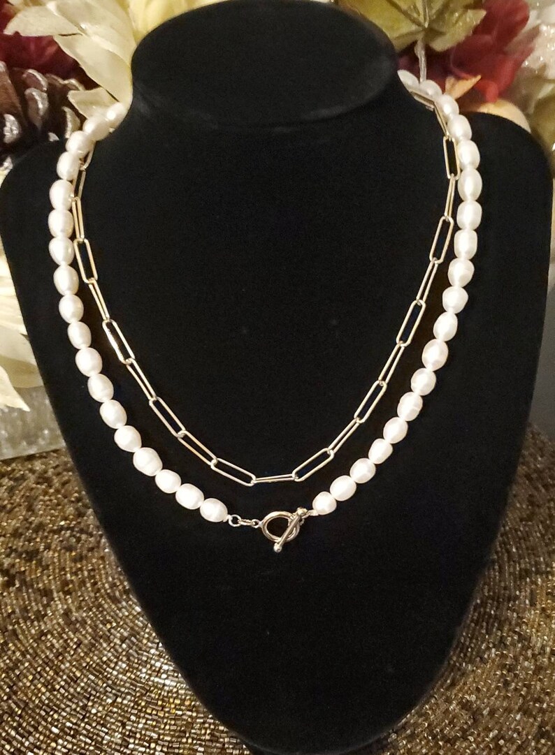 Large Pearl Necklace With Toggle Clasp. Cultured Pearls. Real Pearl