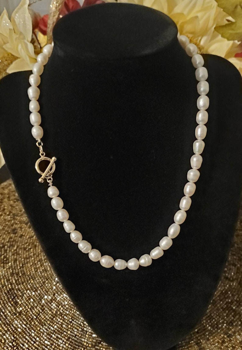 Large Pearl Necklace With Toggle Clasp. Cultured Pearls. Real Pearl