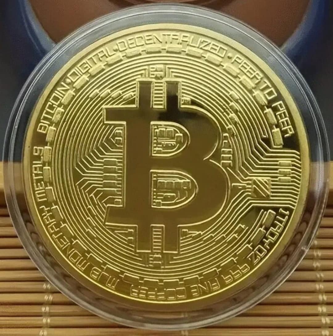 Collectible Bitcoin Commemorative Coin - High-quality BTC Plate Art  Collection - Etsy