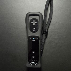 PC/XBOX/Nintendo/Playstation Game Controllers (RARE) (Open).