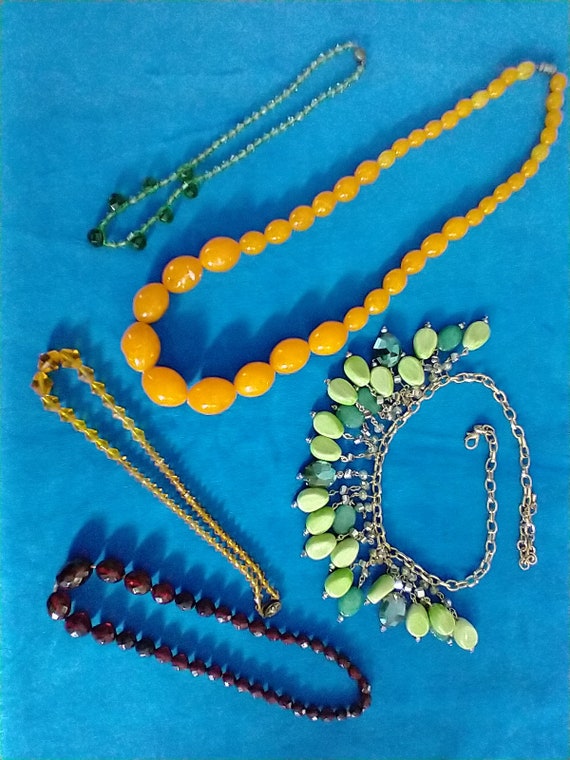 vntage colored beaded necklace