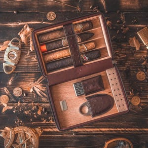 Personalized Cigar Case Gift Set for Men - Engraved Travel Humidor with Lighter and Cutter - Groomsmen Gift