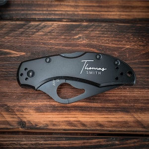 Christmas Gift, Spyderco Knife, Custom Pocket Knife, Groomsmen Gift, Mens Knife, Fiance Gift, Personalized Knife, Gift For Him, Father day