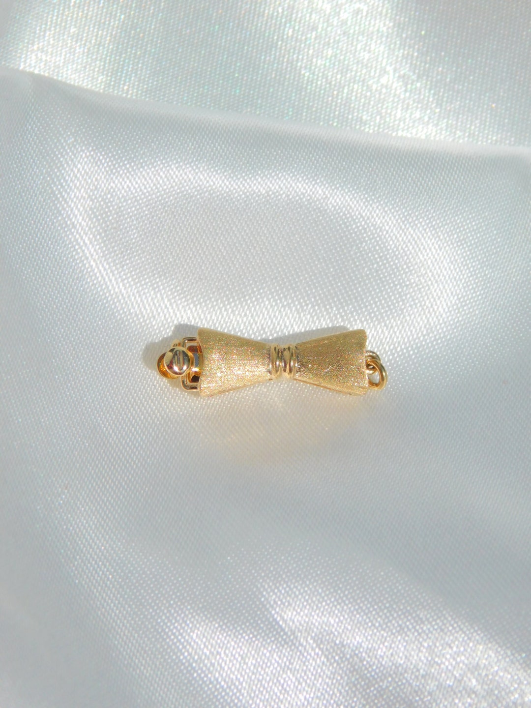 Solid 14kt Yellow Gold Necklace Clasp Safty Clasp Bow Tie Brushed Matte