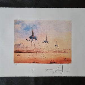 Salvador Dalì "Elefanti Giraffa"  Stampa d'arte offset basata sull'originale. ( Surrealismo # Arte Moderna # Litografia # Poster)